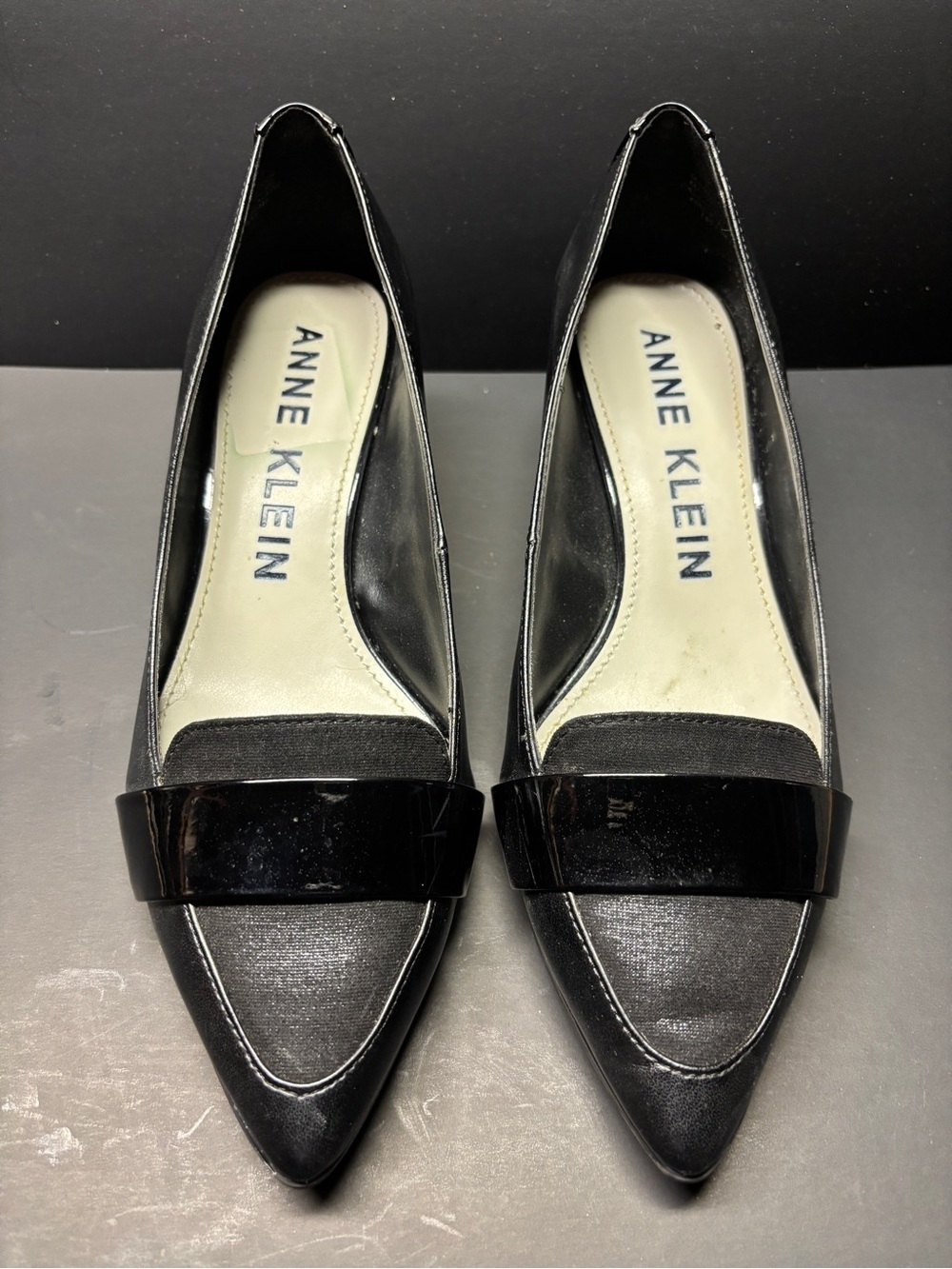 Anne Klein Black Kitten Heel Pointed Toe with Patent Leather Strap size 7.5